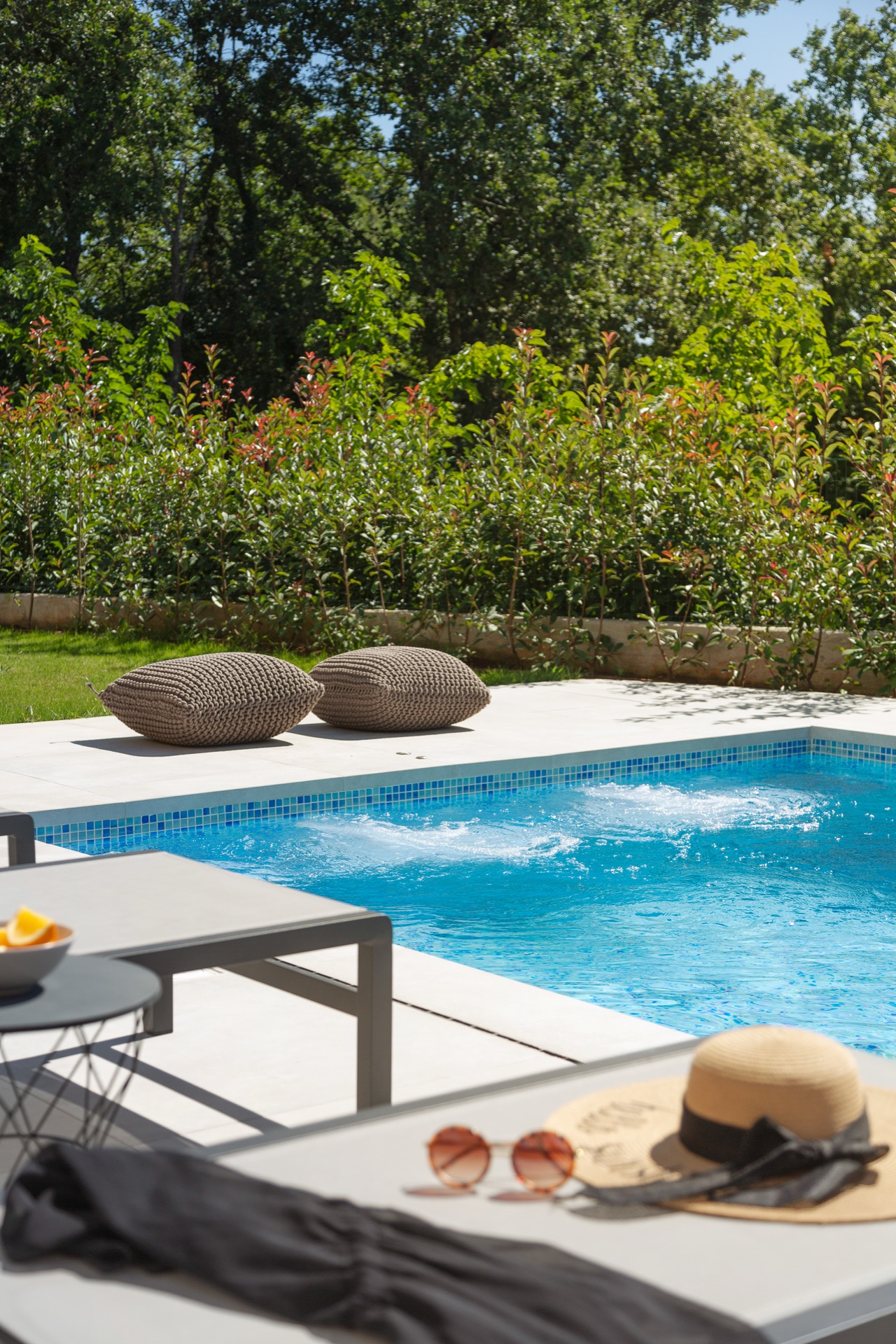 Privater 32-m²-Pool