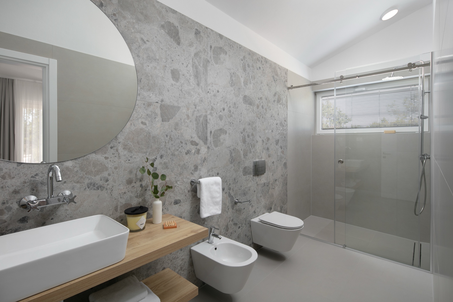 Zweites Badezimmer